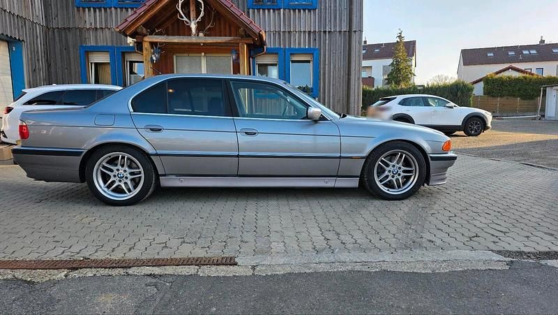 Gebraucht BMW 740 286 PS (210 kW) 1997 Silber Limousine