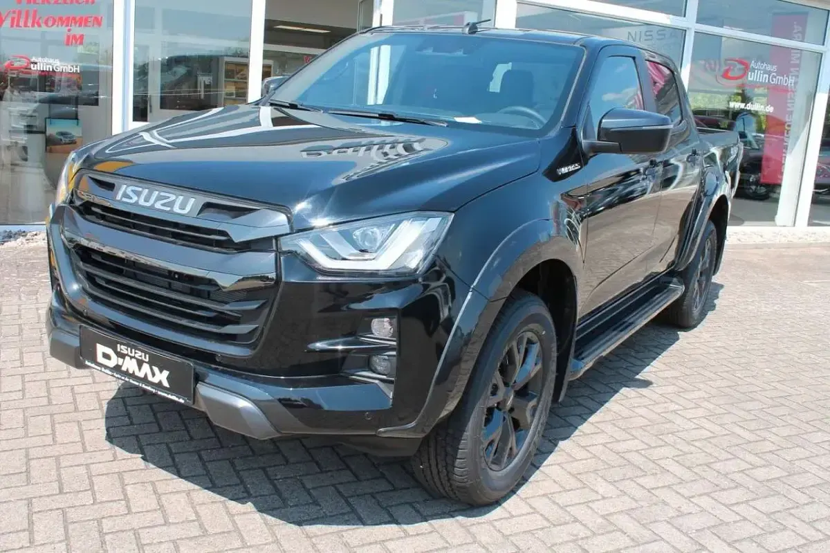 Neu Isuzu D-Max 163 PS (119 kW) 2025 Schwarz Pickup
