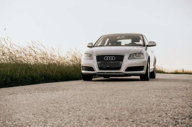 Grau Gebraucht 2009 Audi A3 Attraction Kleinwagen | 4.000 € (Guter Preis) - Bild 1/4