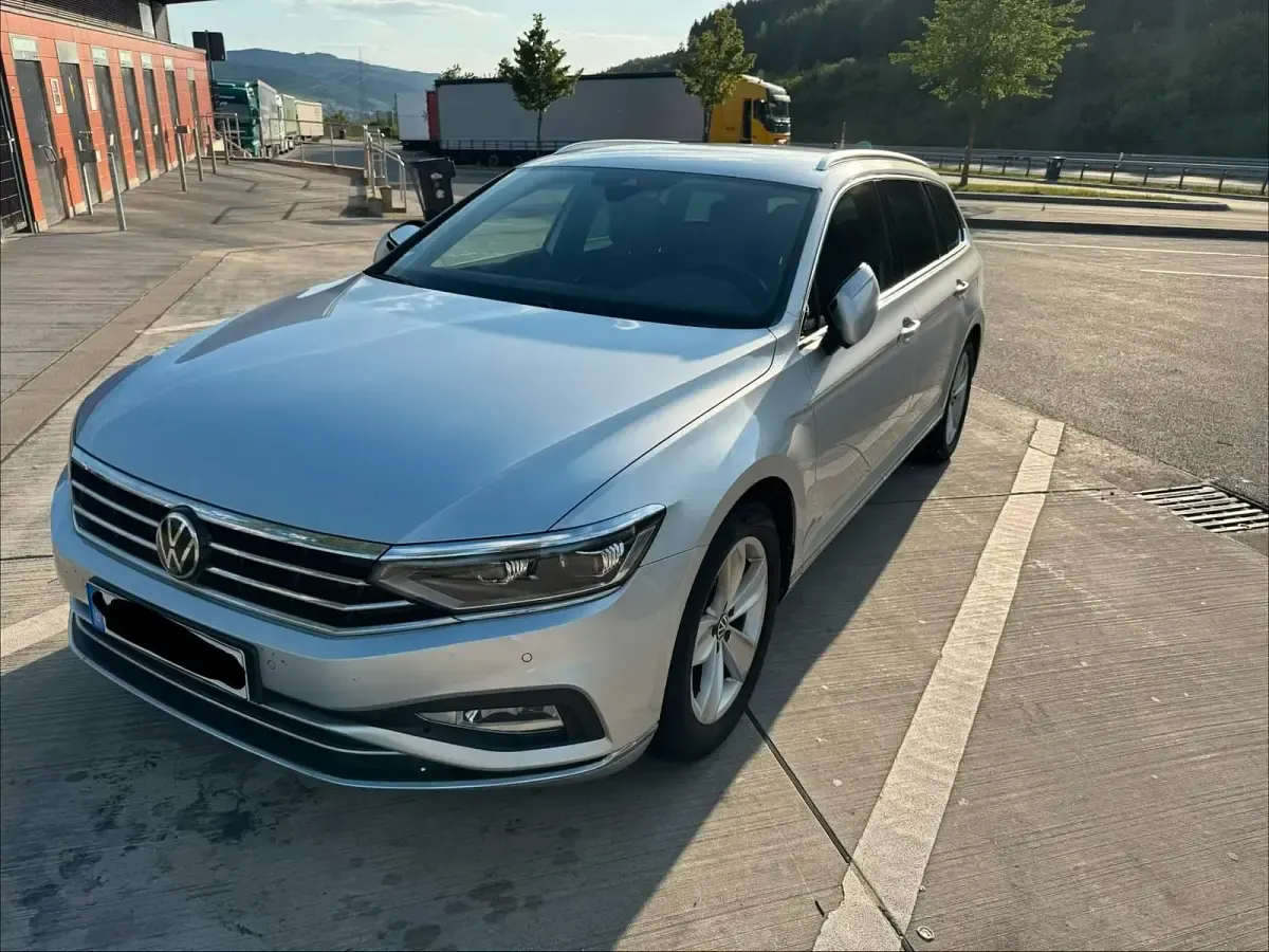 Gebraucht VW Passat 200 PS (147 kW) 2021 Silber Kombi