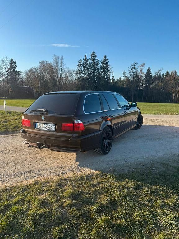 Gebraucht BMW 530 193 PS (141 kW) 2002 Braun Kombi