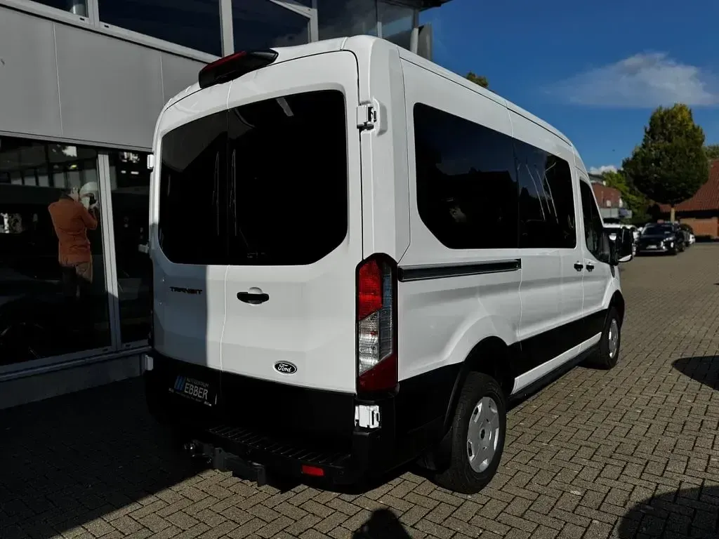 Neu Ford Transit Trend 131 PS (96 kW) 2025 Weiß Kombi