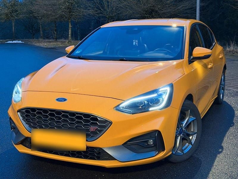 Gebraucht Ford Focus ST 280 PS (205 kW) 2022 Orange Limousine