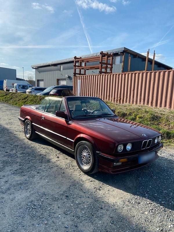 Gebraucht BMW 325 Cabriolet 170 PS (125 kW) 1987 Rot Cabrio