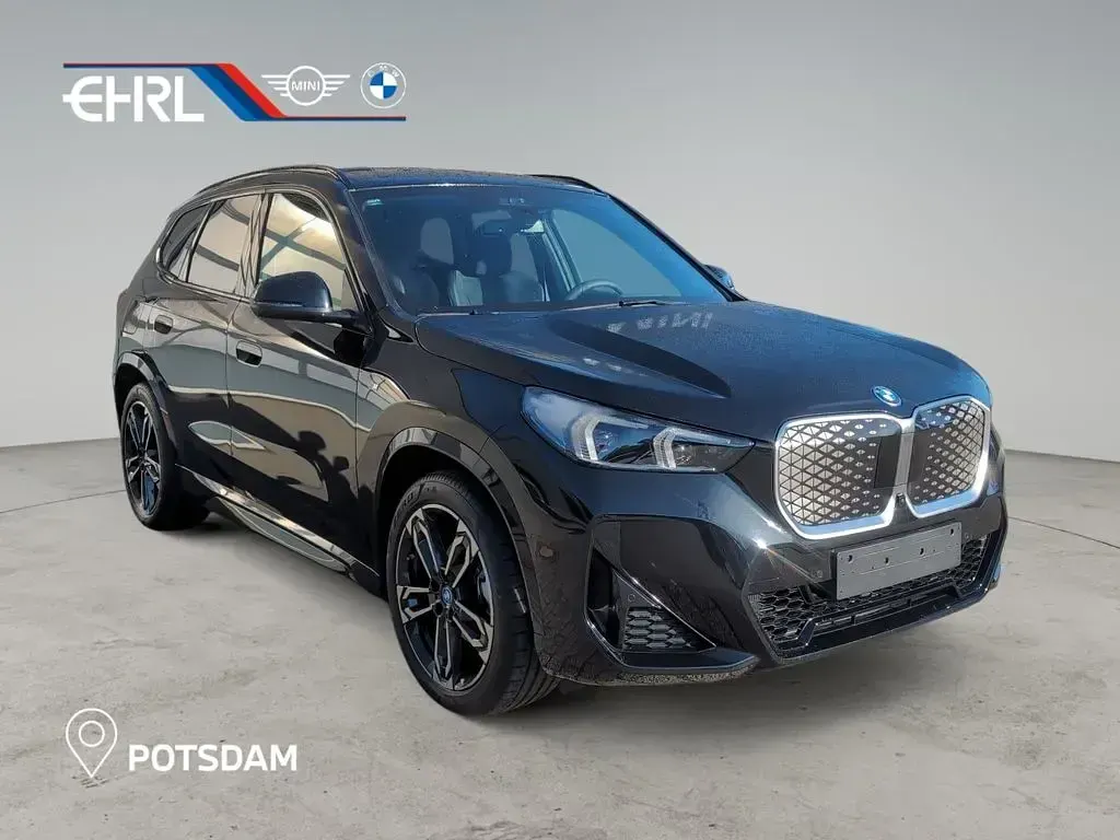 Gebraucht BMW iX1 Luxury Line 150 kW (204 PS) 2026 Schwarz SUV
