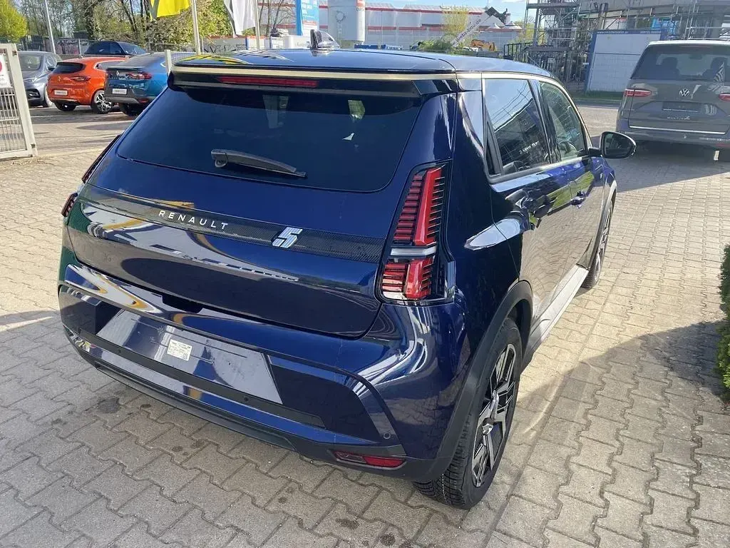 Neu Renault 5 E-Tech Komfort 77 kW (106 PS) 2026 Nachtblau metallic, black pea Limousine