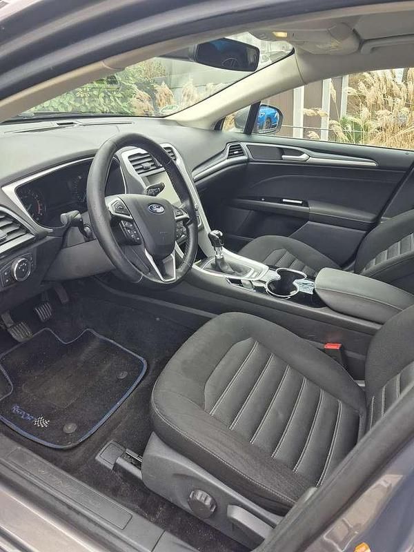 Gebraucht Ford Mondeo Titanium 160 PS (117 kW) 2015 Grau Kombi