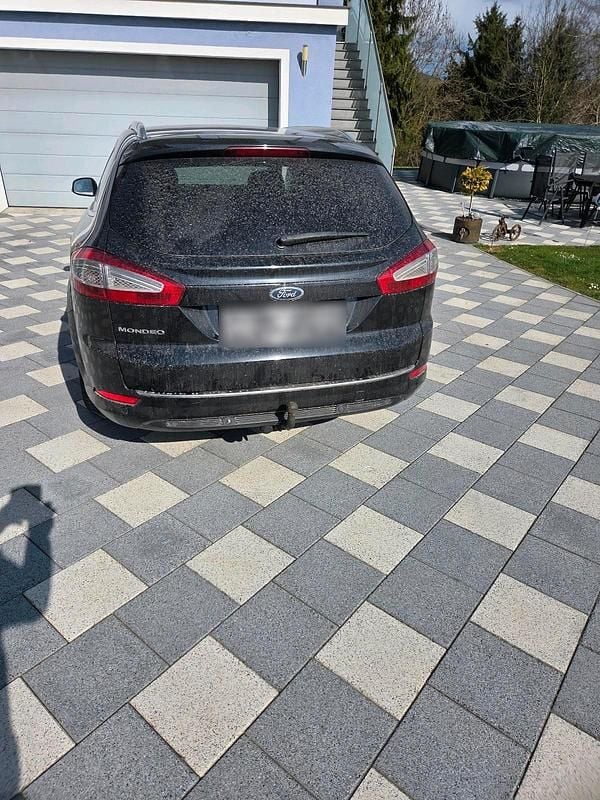 Gebraucht Ford Mondeo 140 PS (102 kW) 2013 Schwarz Kombi