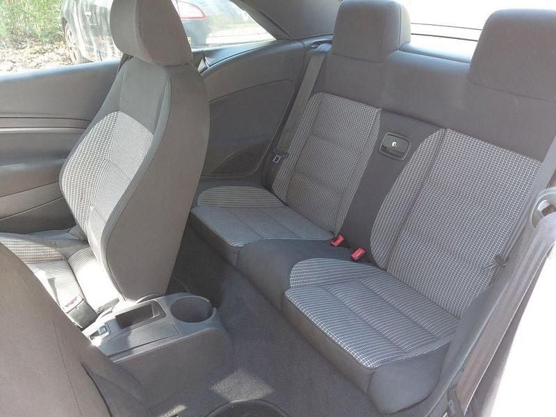 Second-hand VW Eos Edition 122 CP (89 kW) 2010 Albastru Cabrio