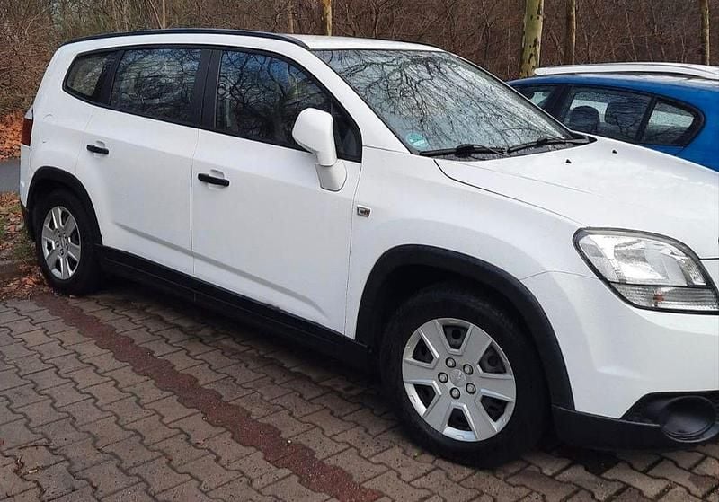 Weiß Gebraucht 2011 Chevrolet Orlando LS Van / Kleinbus | 5.400 € (Superpreis) - Bild 1/4