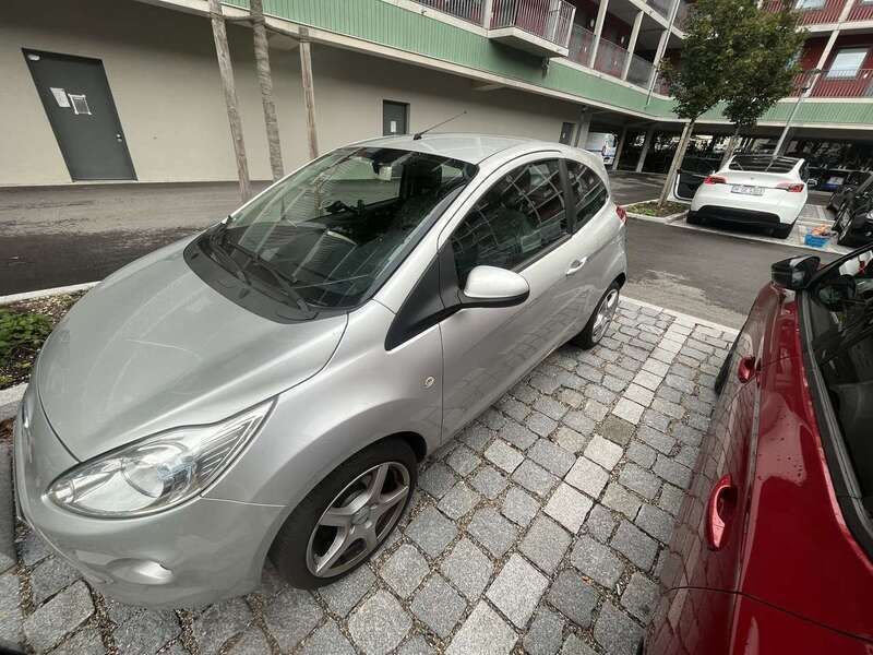 Silber Gebraucht 2010 Ford Ka Kleinwagen | 3.200 € (Fairer Preis) - Bild 1/4