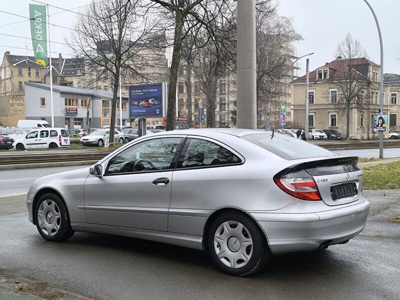 Gebraucht Mercedes C180 143 PS (105 kW) 2005 Silber Coupé