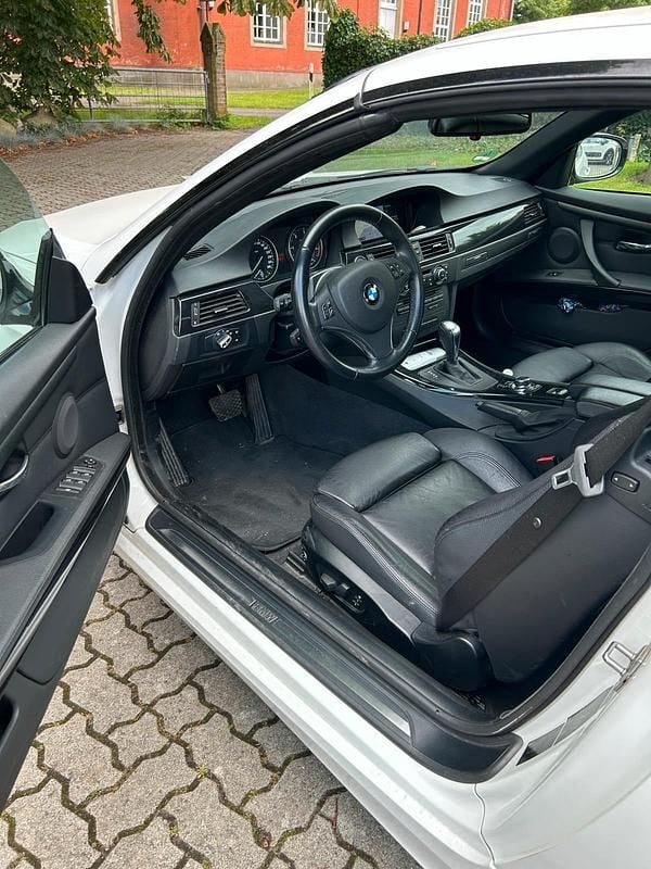 Gebraucht BMW 325 Cabriolet 204 PS (150 kW) 2010 Weiß Cabrio