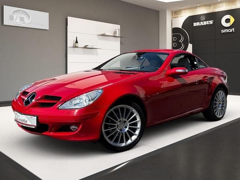 Rot Gebraucht 2007 Mercedes SLK200 AMG line Cabrio | 10.888 € (Superpreis) - Bild 1/4
