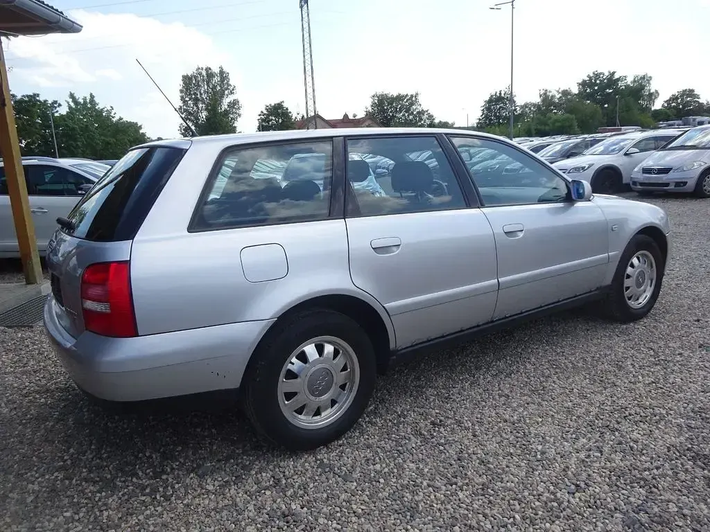 Gebraucht Audi A4 116 PS (85 kW) 2001 Silber Kombi