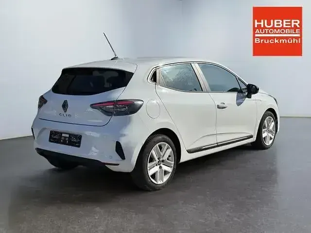 Gebraucht Renault Clio V Evolution 91 PS (66 kW) 2024 Weiss metallic Kleinwagen