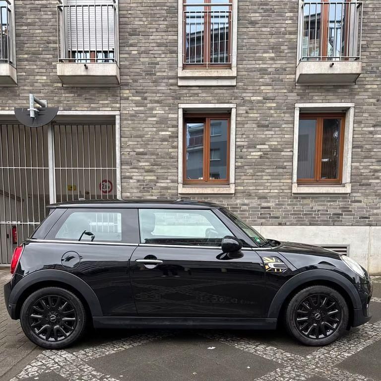 Gebraucht Mini Cooper 136 PS (100 kW) 2014 Schwarz Kleinwagen