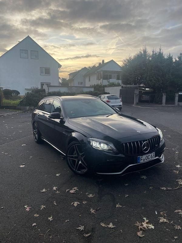 Schwarz Gebraucht 2019 Mercedes C63 AMG AMG Kombi | 49.999 € (Guter Preis) - Bild 1/4