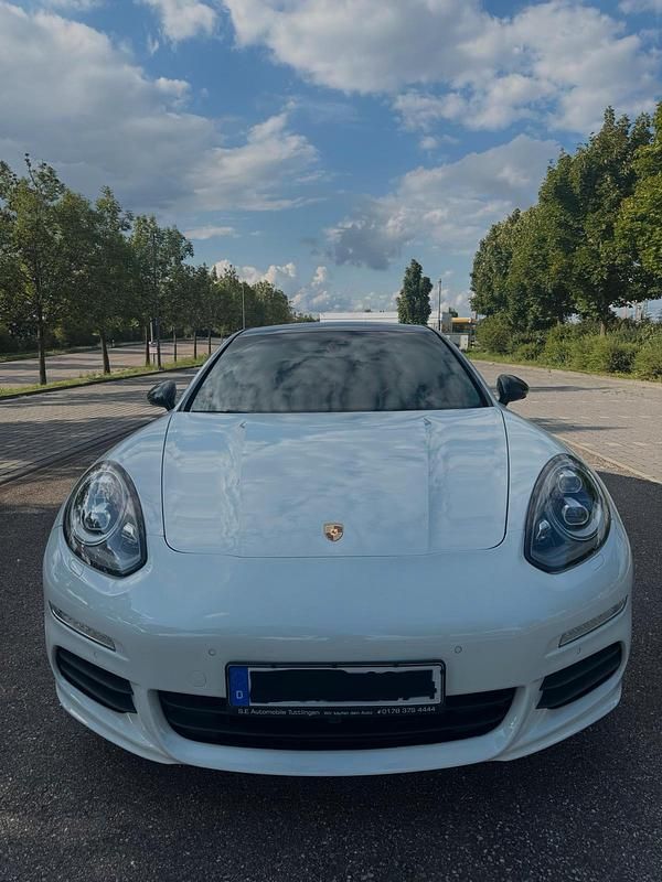 Weiß Gebraucht 2014 Porsche Panamera 4S Limousine | 25.000 € - Bild 1/4