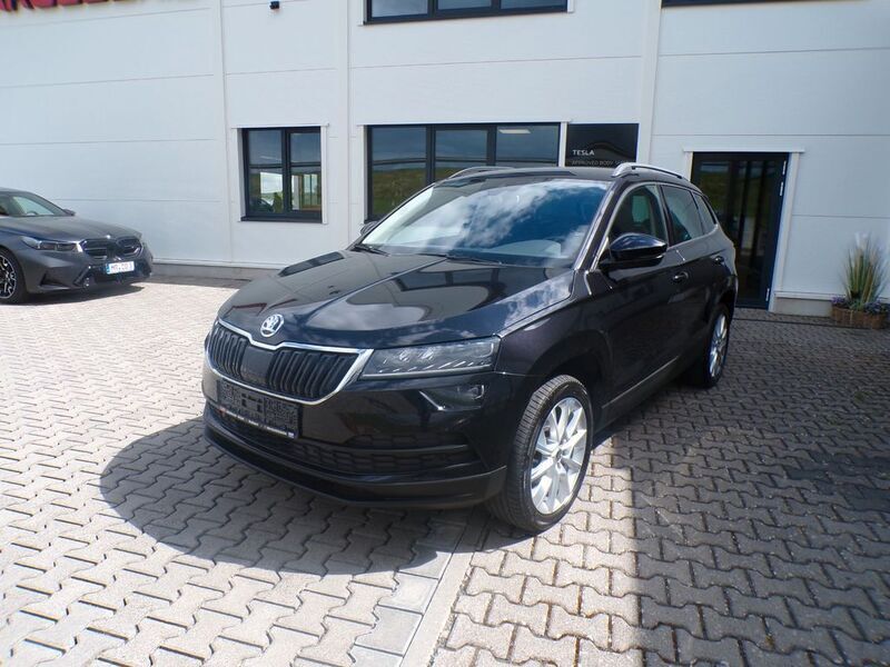 Schwarz Gebraucht 2019 Skoda Karoq Style SUV | 16.990 € (Fairer Preis) - Bild 1/4