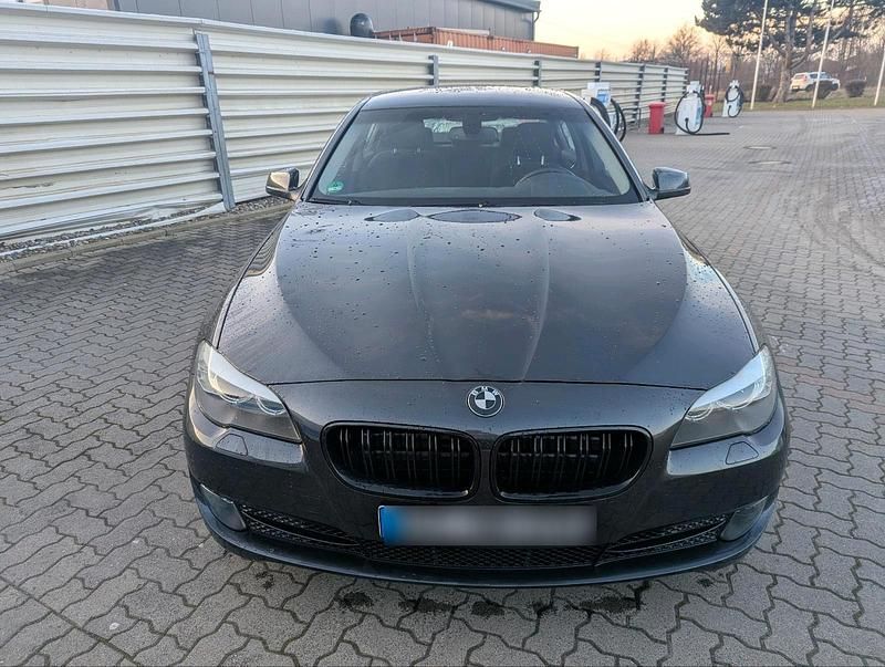 Gebraucht BMW 523 M Sport 204 PS (150 kW) 2010 Grau Limousine
