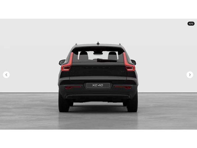 Neu Volvo XC40 Plus 163 PS (119 kW) 2026 Schwarz SUV