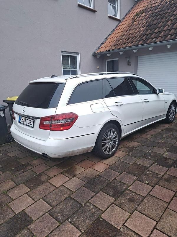 Beige Gebraucht 2011 Mercedes 350 Kombi | 8.999 € (Superpreis) - Bild 1/4