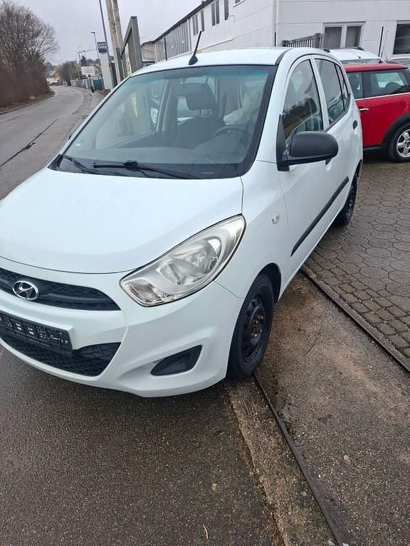 Gebraucht Hyundai i10 Edition 69 PS (50 kW) 2013 Weiß Kleinwagen