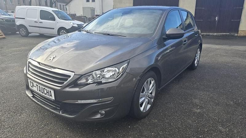 Gebraucht Peugeot 308 Active 125 PS (91 kW) 2014 Grau Limousine