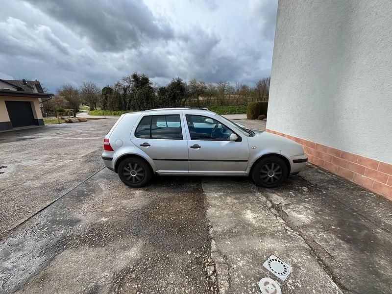 Gebraucht VW Golf IV 101 PS (74 kW) 2003 Grau Kleinwagen
