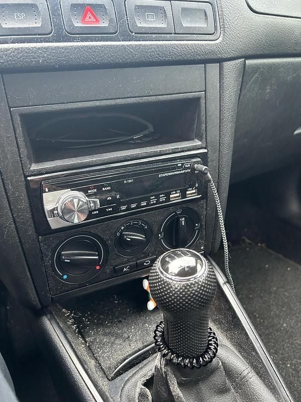 Gebraucht VW Golf IV 75 PS (55 kW) 2001 Silber Kleinwagen