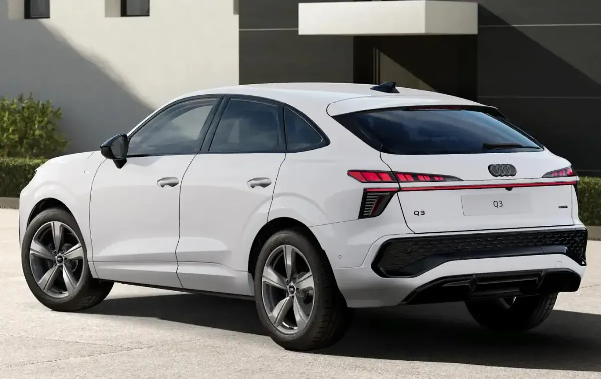 Neu Audi Q3 Sportback Ambiente 204 PS (150 kW) 2026 Arkonaweiß SUV