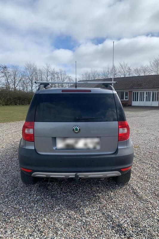 Gebraucht Skoda Yeti 110 PS (80 kW) 2010 Grau SUV