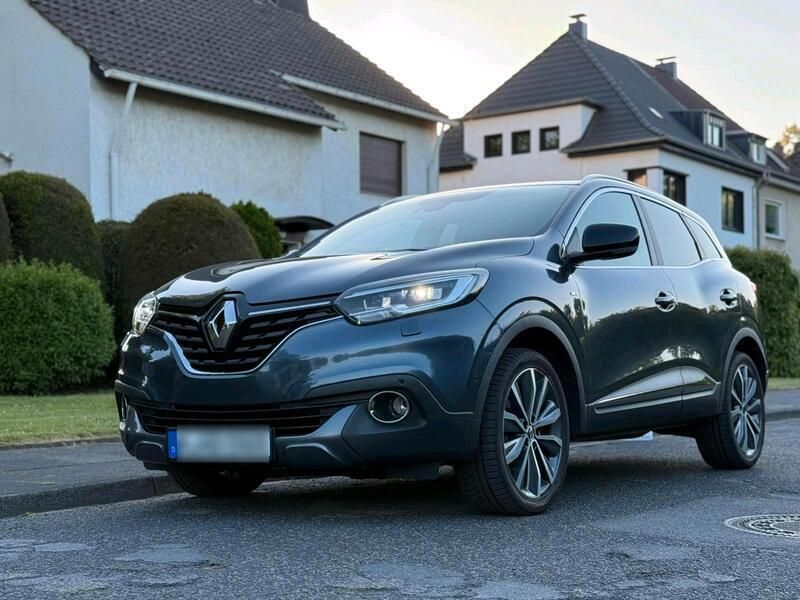 Grau Gebraucht 2016 Renault Kadjar Bose Edition SUV | 9.800 € (Superpreis) - Bild 1/4