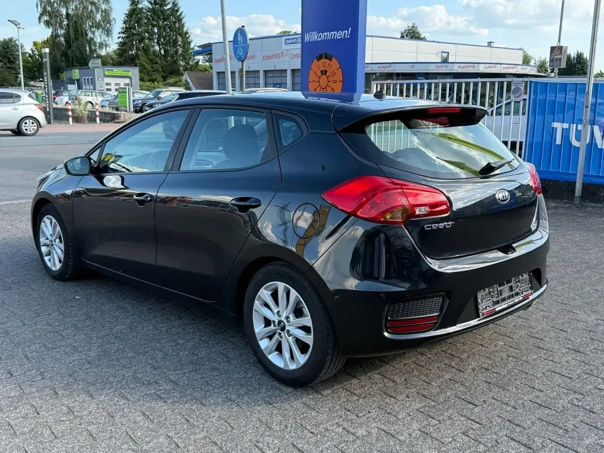 Gebraucht Kia Ceed 99 PS (72 kW) 2017 Schwarz Kleinwagen