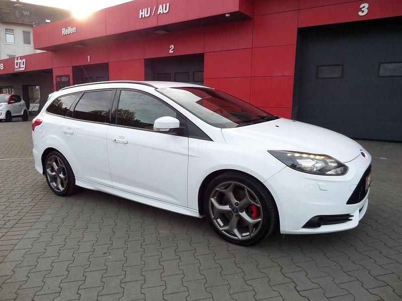 Second-hand Ford Focus ST 250 CP (183 kW) 2014 Alb Break