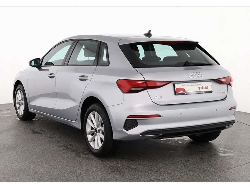 Używany Audi A3 116 KM (85 kW) 2024 Srebrny Sedan/Limuzyna