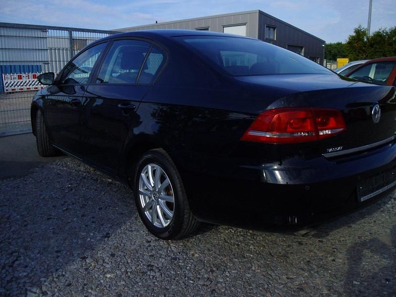 Gebraucht VW Passat Trendline 105 PS (77 kW) 2011 Schwarz Limousine