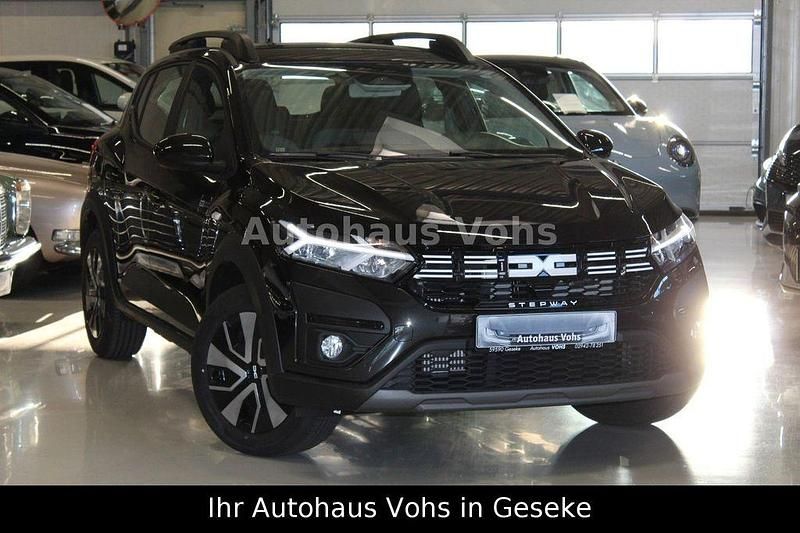 Neu Dacia Sandero Expression 91 PS (66 kW) 2025 Schwarz SUV