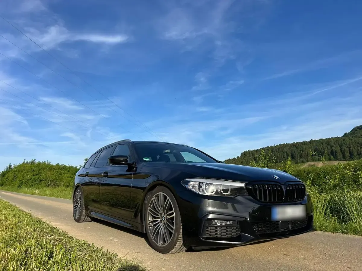 Gebraucht BMW 525 M Sport 231 PS (169 kW) 2019 Schwarz Kombi