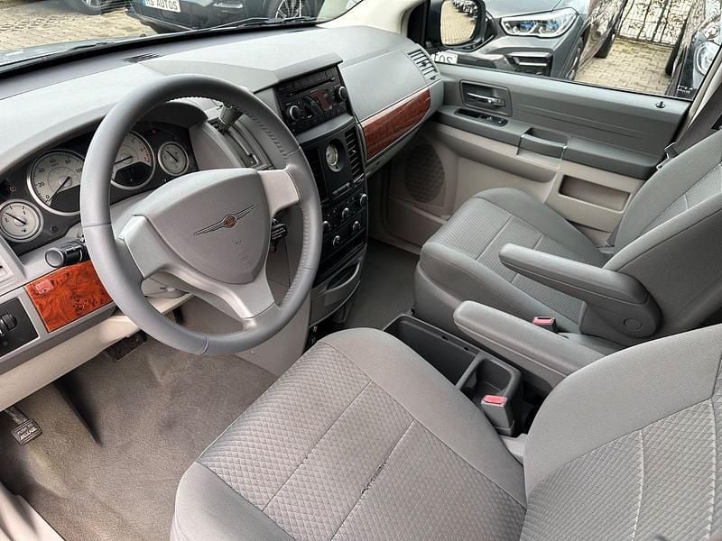 Gebraucht Chrysler Town & Country 178 PS (130 kW) 2007 Silber Van / Kleinbus