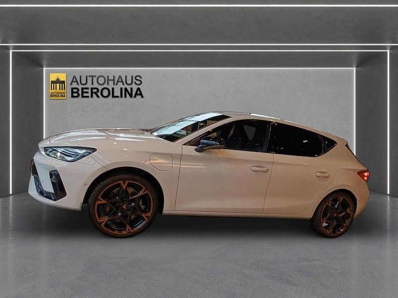 Neu Cupra Leon VZ 272 PS (200 kW) 2026 Glacial weiß metallic Limousine