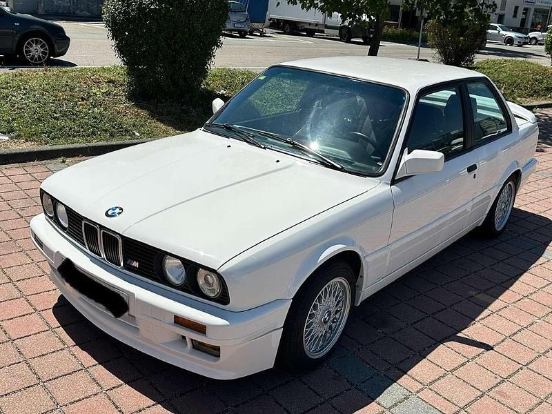 Gebraucht 1990 BMW 325 Limousine | 30.500 € - Bild 1/4