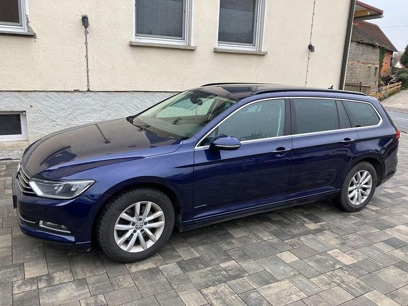 Gebraucht VW Passat Comfortline 150 PS (110 kW) 2017 Blau Kombi