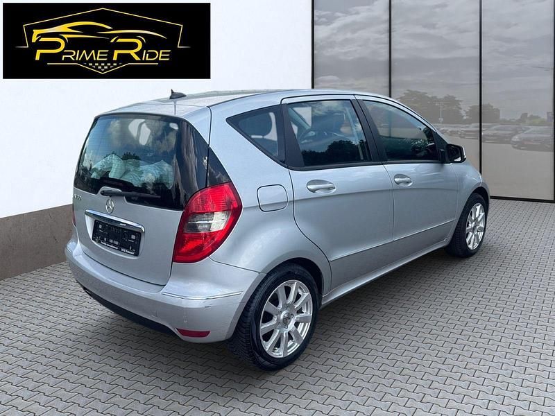 Gebraucht Mercedes A160 95 PS (69 kW) 2010 Silber Limousine