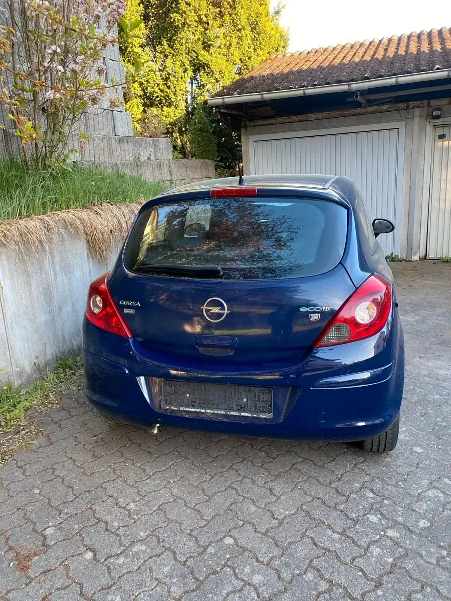 Używany Opel Corsa 80 KM (58 kW) 2009 Andere farben Hatchback