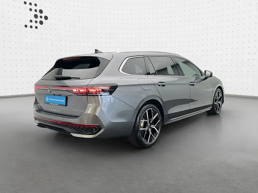 Gebraucht VW Passat R-line 150 PS (110 kW) 2025 Diabasgrau metallic Kombi