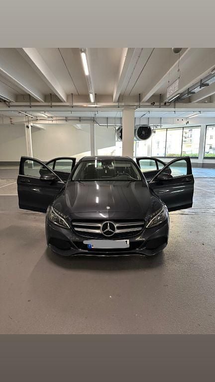 Grau Gebraucht 2015 Mercedes C200 Edition Limousine | 15.000 € (Superpreis) - Bild 1/4