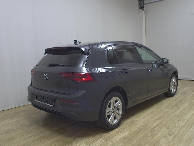 Gebraucht VW Golf VIII Pro 116 PS (85 kW) 2022 Grau Limousine