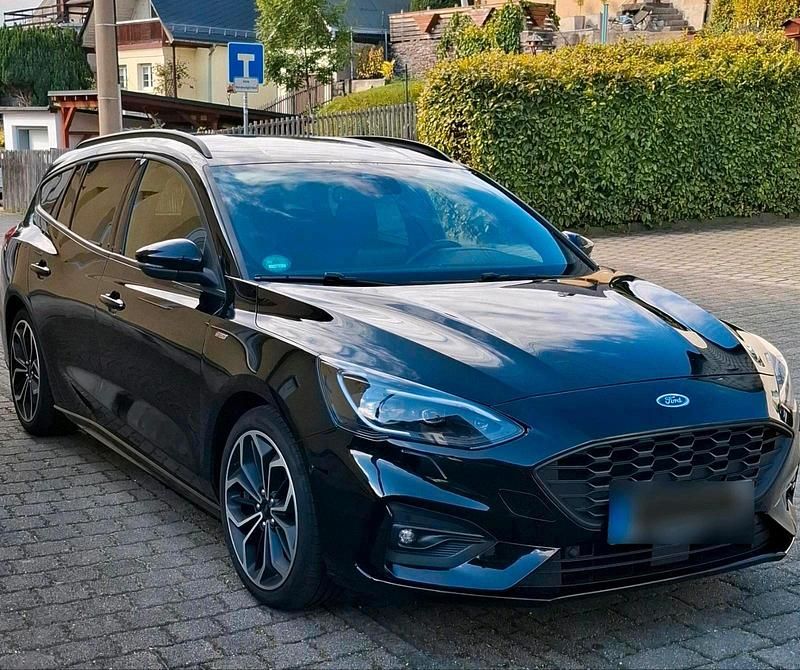 Gebraucht Ford Focus ST-Line 120 PS (88 kW) 2018 Schwarz Kombi